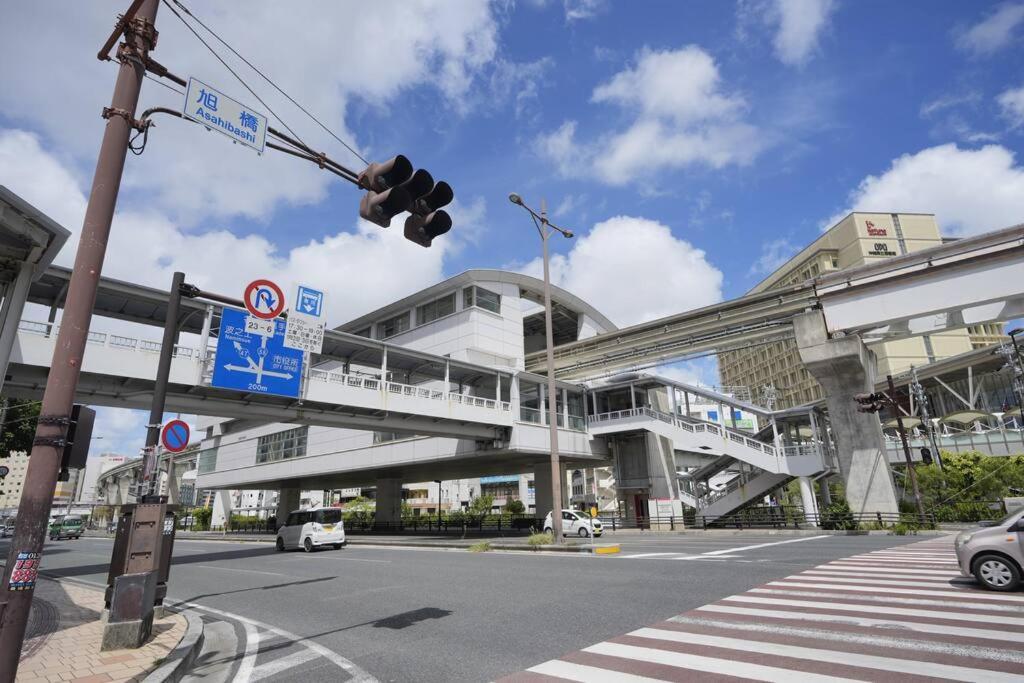 国際通り車で5分 ビーチ3分の魅力的な宿泊施設 駅まで徒歩7分 那覇市のディープな観光エリア M City Exterior photo