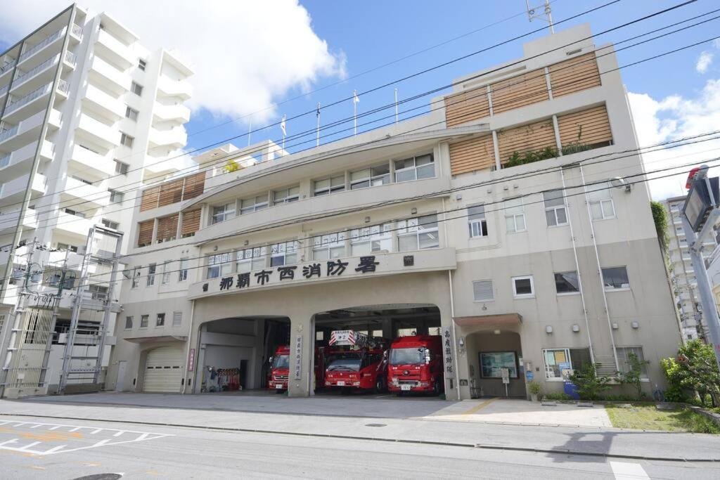 国際通り車で5分 ビーチ3分の魅力的な宿泊施設 駅まで徒歩7分 那覇市のディープな観光エリア M City Exterior photo